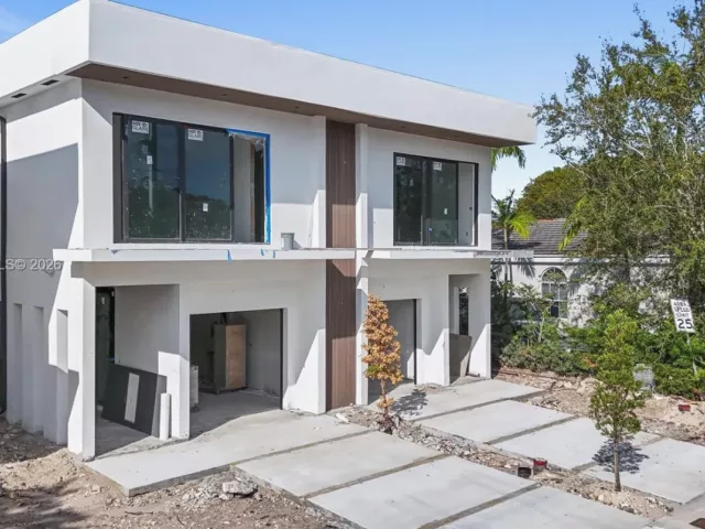 4-bedroom home for rent in Fort Lauderdale - 11 SE 12th Ave - MondialRealty