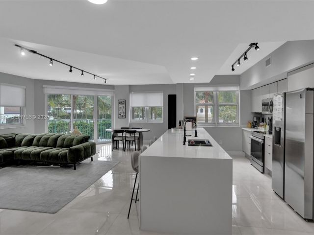 Apartment for rent  Unit #211 - photo 7516869