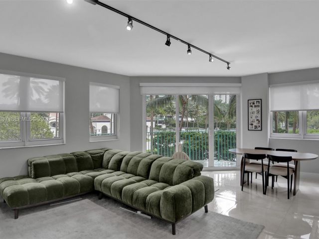 Apartment for rent  Unit #211 - photo 7516873