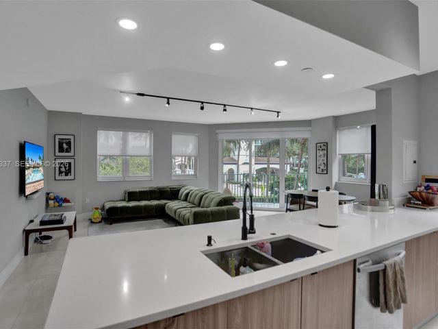 Apartment for rent  Unit #211 - photo 7516876