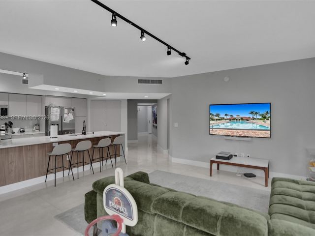 Apartment for rent  Unit #211 - photo 7516877