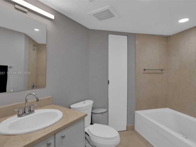 Apartment for rent  Unit #211 - photo 7516880