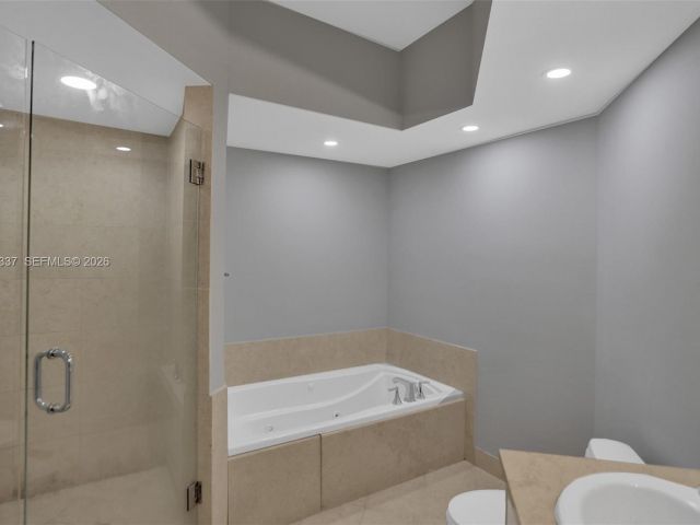 Apartment for rent  Unit #211 - photo 7516885