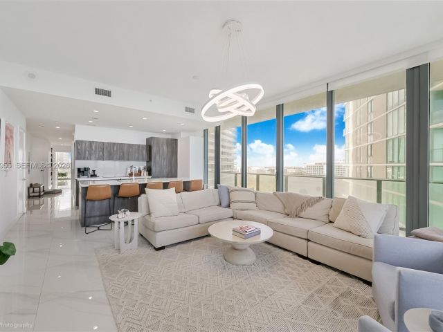 Apartment for rent  Unit #1007 - photo 7494485