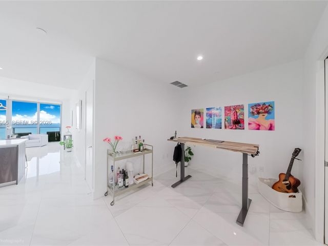 Apartment for rent  Unit #1007 - photo 7494488