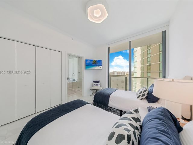 Apartment for rent  Unit #1007 - photo 7494494