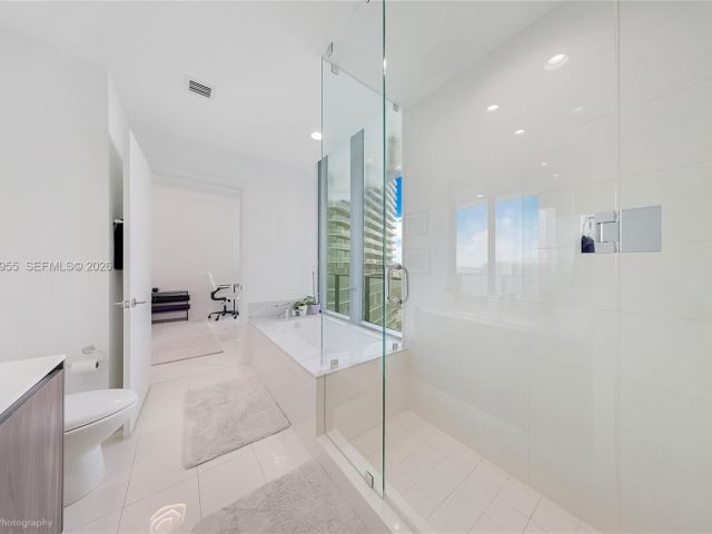 Apartment for rent  Unit #1007 - photo 7494497