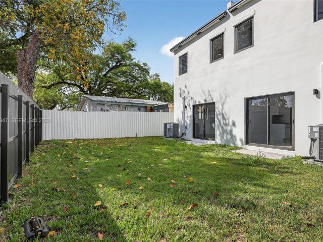 Home for sale at 4313 NW 32nd Ave 4313 - photo 7515006