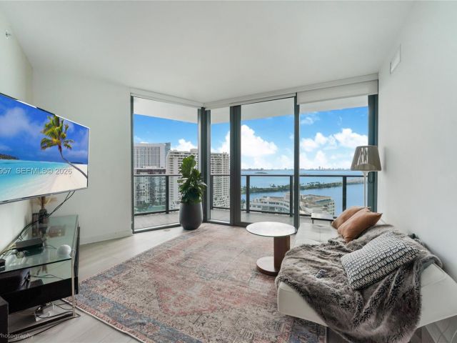 Apartment for rent  Unit #1901 - photo 7494159