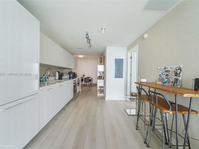 Apartment for rent  Unit #1901 - photo 7494164