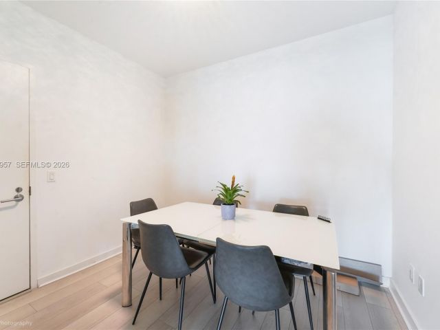 Apartment for rent  Unit #1901 - photo 7494165