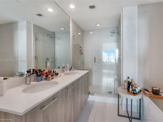 Apartment for rent  Unit #1901 - photo 7494167