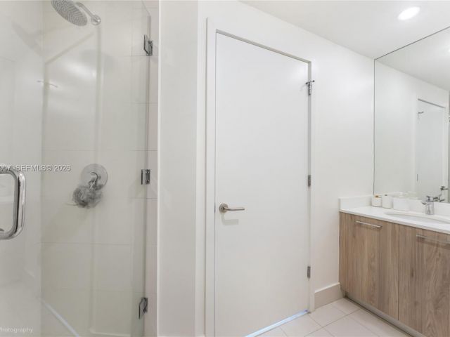 Apartment for rent  Unit #1901 - photo 7494169