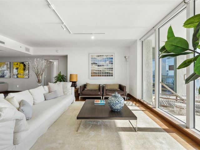 Apartment for sale  Unit #1208 - photo 7486684