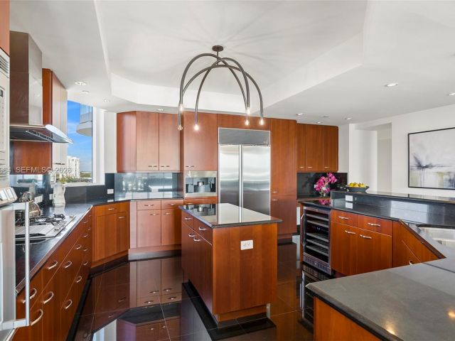 Apartment for sale  Unit #1208 - photo 7486696