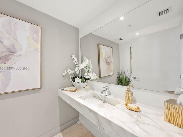 Apartment for sale  Unit #1208 - photo 7486698