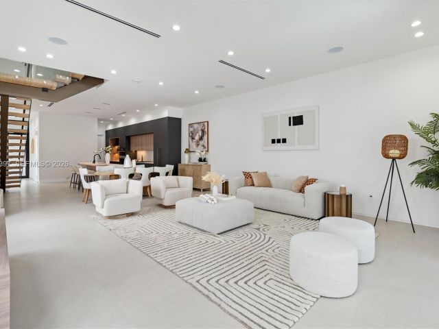 Home for rent at 1410 NE 5th St A - photo 7482181