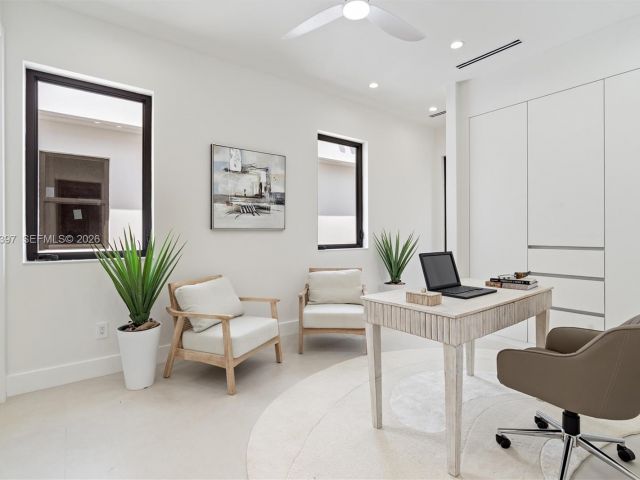 Home for rent at 1410 NE 5th St A - photo 7482190