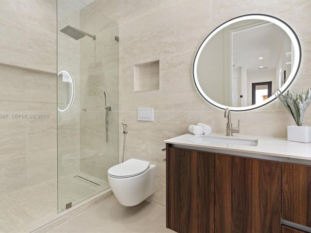 Home for rent at 1410 NE 5th St A - photo 7482192