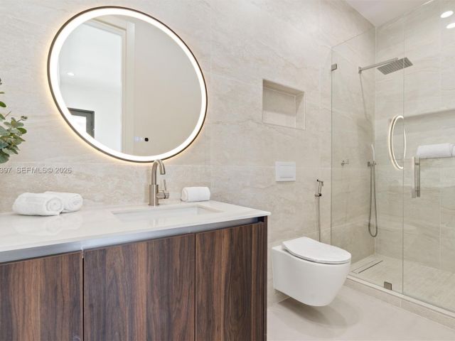 Home for rent at 1410 NE 5th St A - photo 7482195