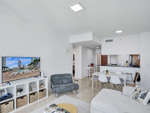 Apartment for sale  Unit #4112 - photo 7490672