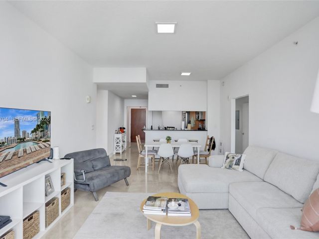 Apartment for sale  Unit #4112 - photo 7490673