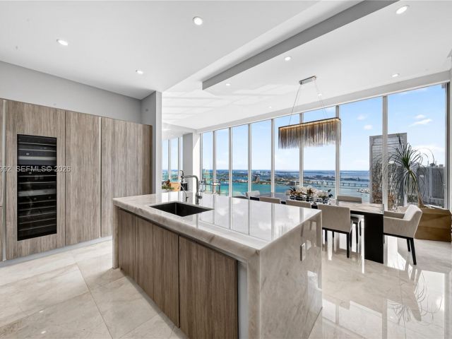 Apartment for sale  Unit #4904 - photo 7525430