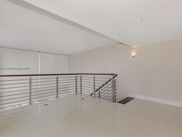 2-bedroom condo for rent in Miami - 41 SE 5th St 2417 - MondialRealty