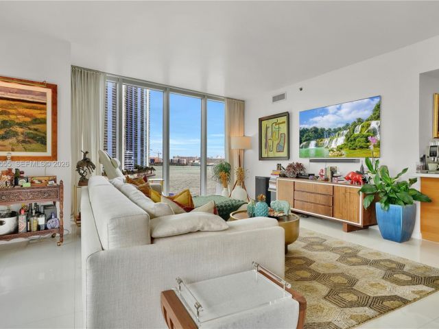 Apartment for rent  Unit #702 - photo 7510582