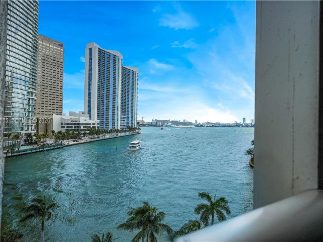 Apartment for rent  Unit #702 - photo 7510589