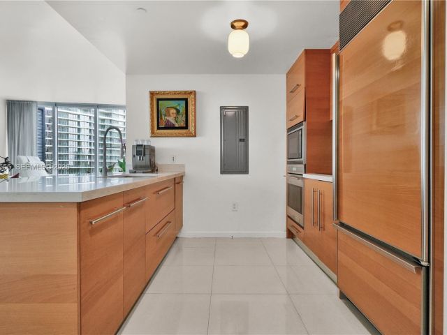 Apartment for rent  Unit #702 - photo 7510597