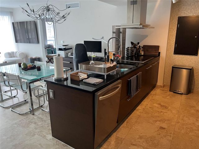 Apartment for rent  Unit #919 - photo 7516008