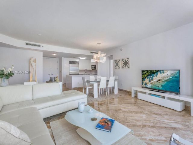 Apartment for sale  Unit #1409 - photo 7471712