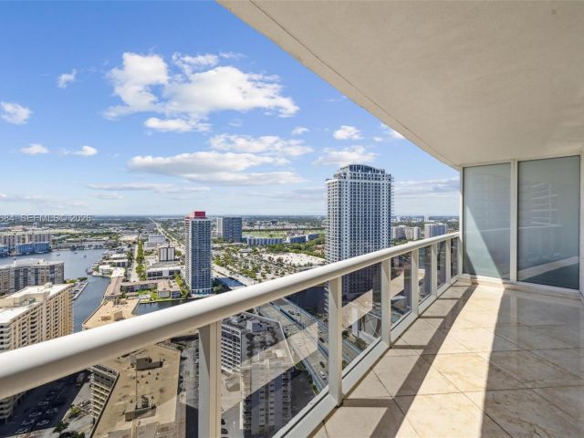 Apartment for rent  Unit #3606 - photo 7500397