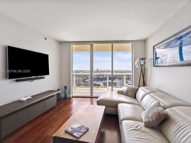 Apartment for rent  Unit #3606 - photo 7500400