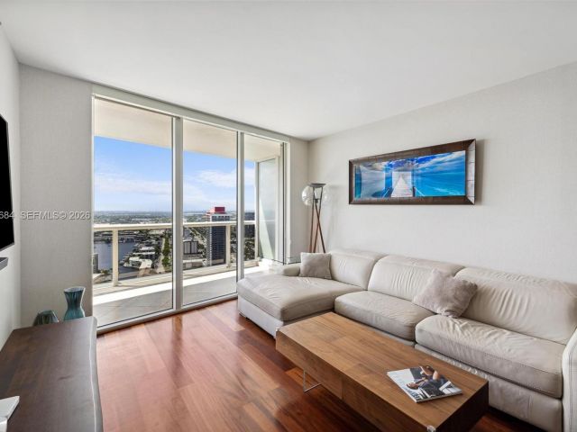 Apartment for rent  Unit #3606 - photo 7500402