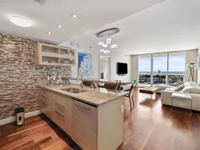 Apartment for rent  Unit #3606 - photo 7500405