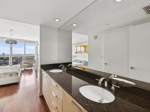 Apartment for rent  Unit #3606 - photo 7500411