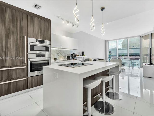 Apartment for rent  Unit #806 - photo 7487860