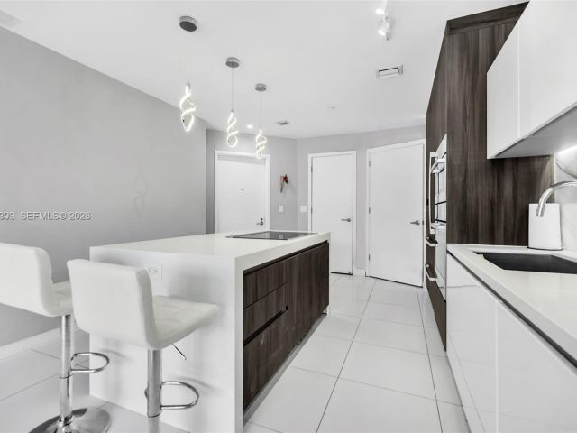 Apartment for rent  Unit #806 - photo 7487868