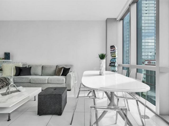 Apartment for rent  Unit #806 - photo 7487875