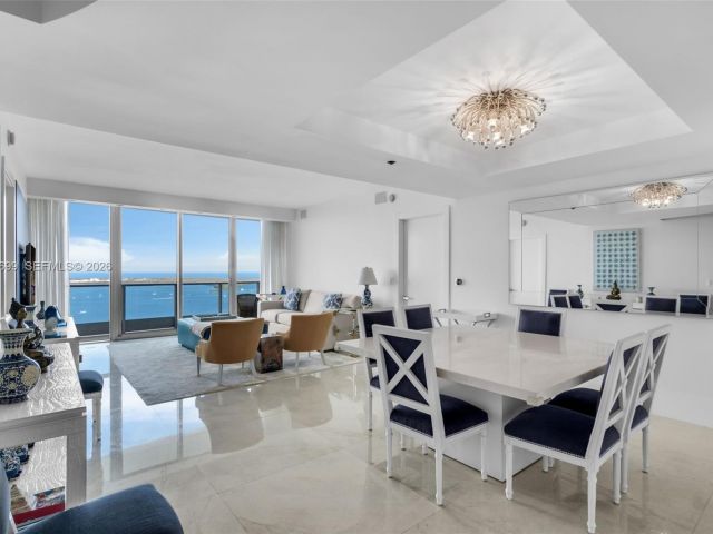 Apartment for sale  Unit #3703 - photo 7511638