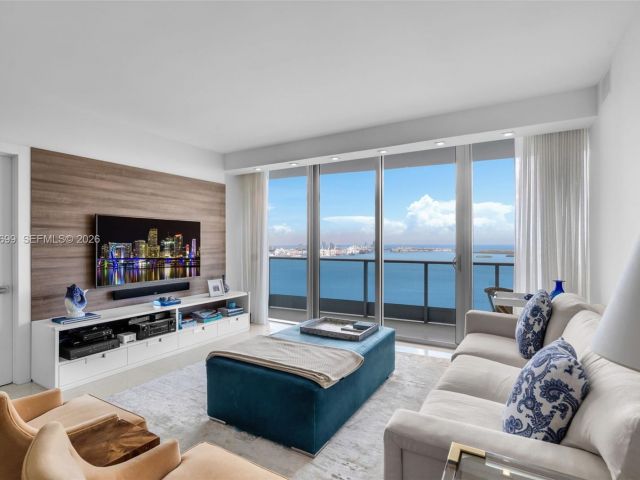 Apartment for sale  Unit #3703 - photo 7511649