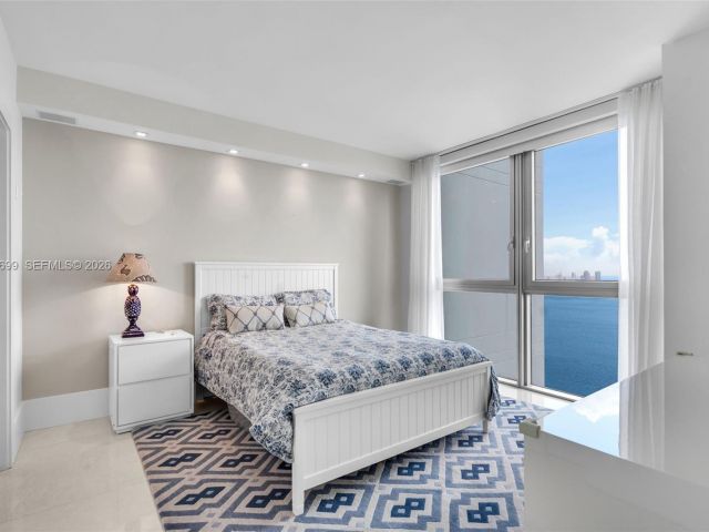 Apartment for sale  Unit #3703 - photo 7511657