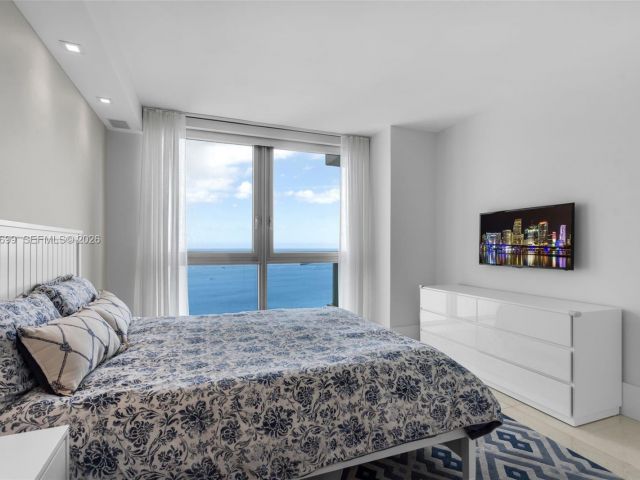 Apartment for sale  Unit #3703 - photo 7511658