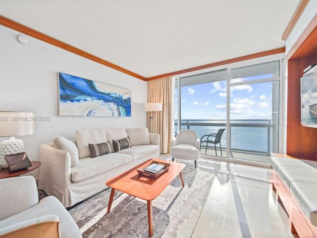 Apartment for rent  Unit #604 - photo 7532859