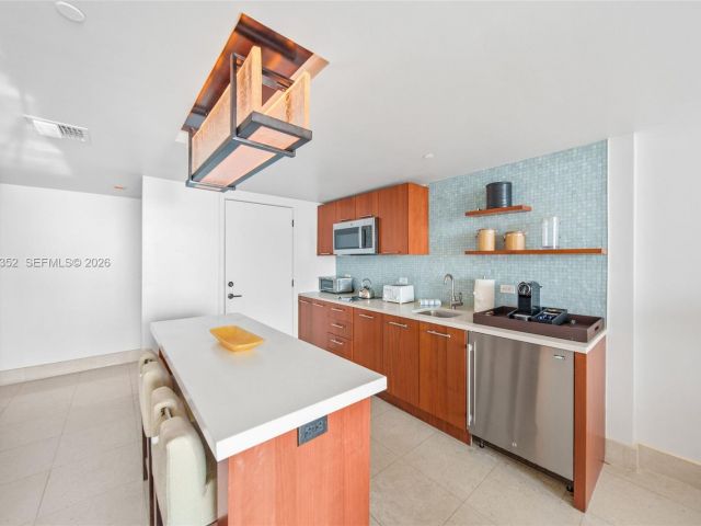 Apartment for rent  Unit #604 - photo 7532864