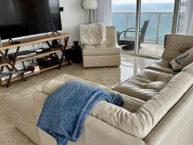 Apartment for rent  Unit #4006 - photo 7499273