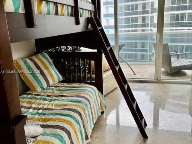 Apartment for rent  Unit #4006 - photo 7499289