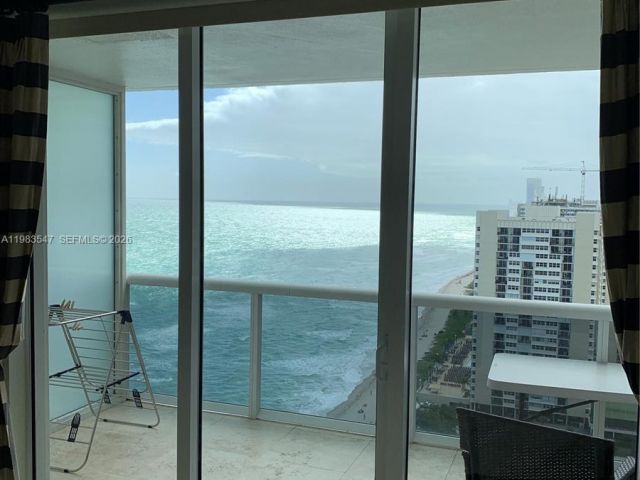 Apartment for rent  Unit #2503 - photo 7499304